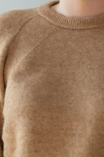 Load image into Gallery viewer, Women Knitted jumper beige
