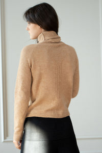 Turtleneck Sweater with raglan sleeves