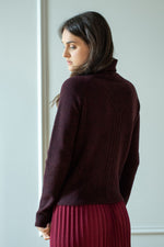 Load image into Gallery viewer, Turtleneck Sweater with raglan sleeves
