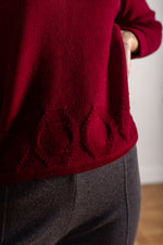 Load image into Gallery viewer, Sweater  women in Claret color
